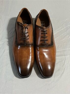 ID Required Men's Two-Tone Brown Dress Shoes Size 11